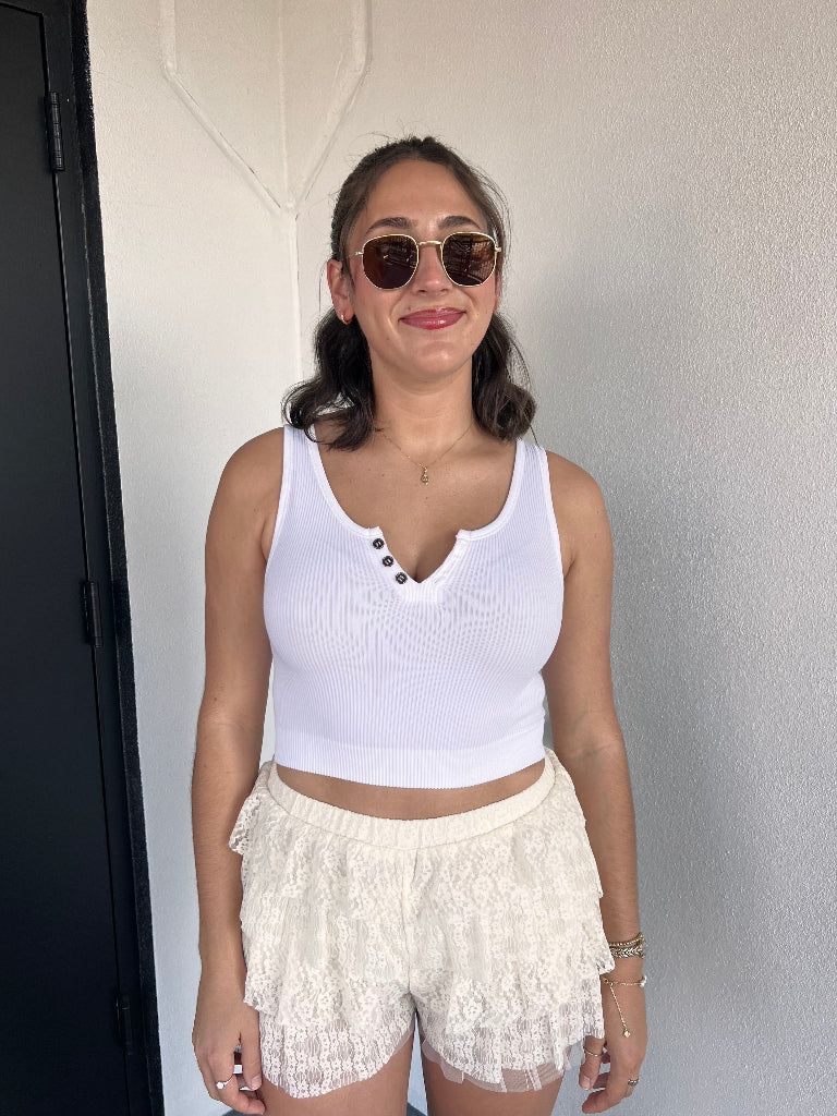 ASH CROPPED TANK IN WHITE