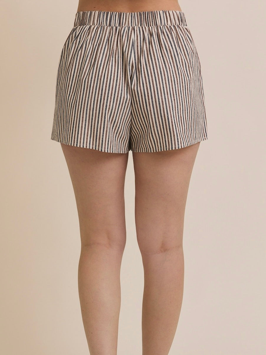 Jessa Striped Shorts in Cream