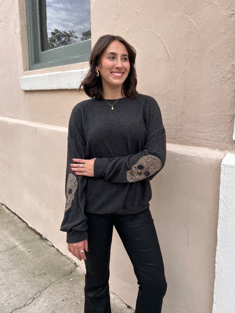 ARDEN STUDDED SKULL SWEATER IN CHARCOAL