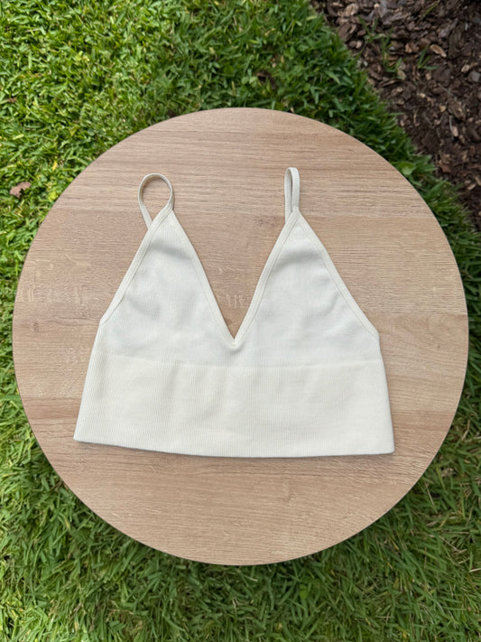 Leo Brami in Cream