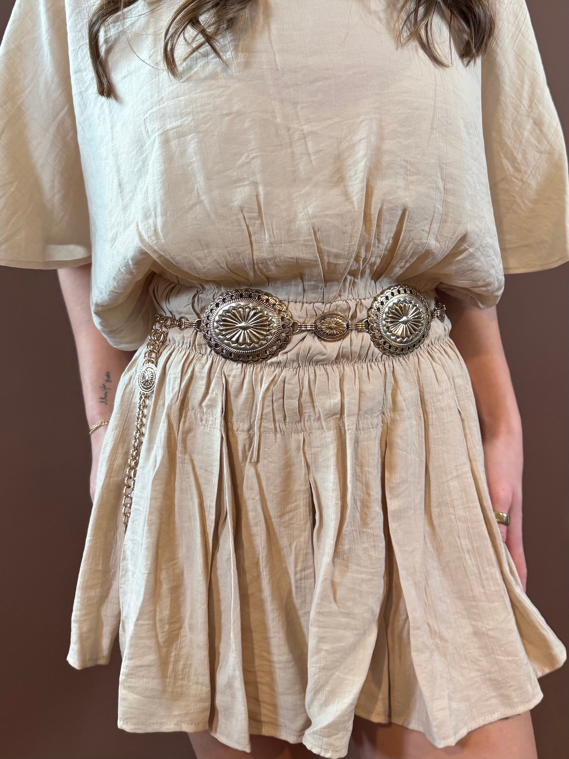 Cleo Large Oval Concho Chain Belt in Gold