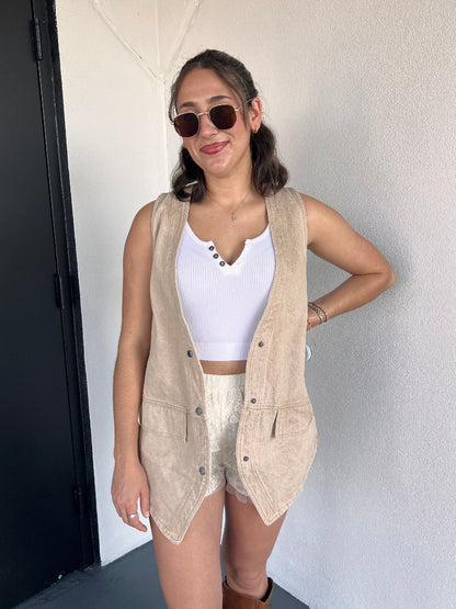 WYATT DENIM VEST IN SAND
