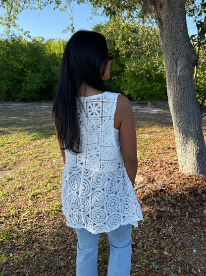 Daisy Crochet Vest in Off White