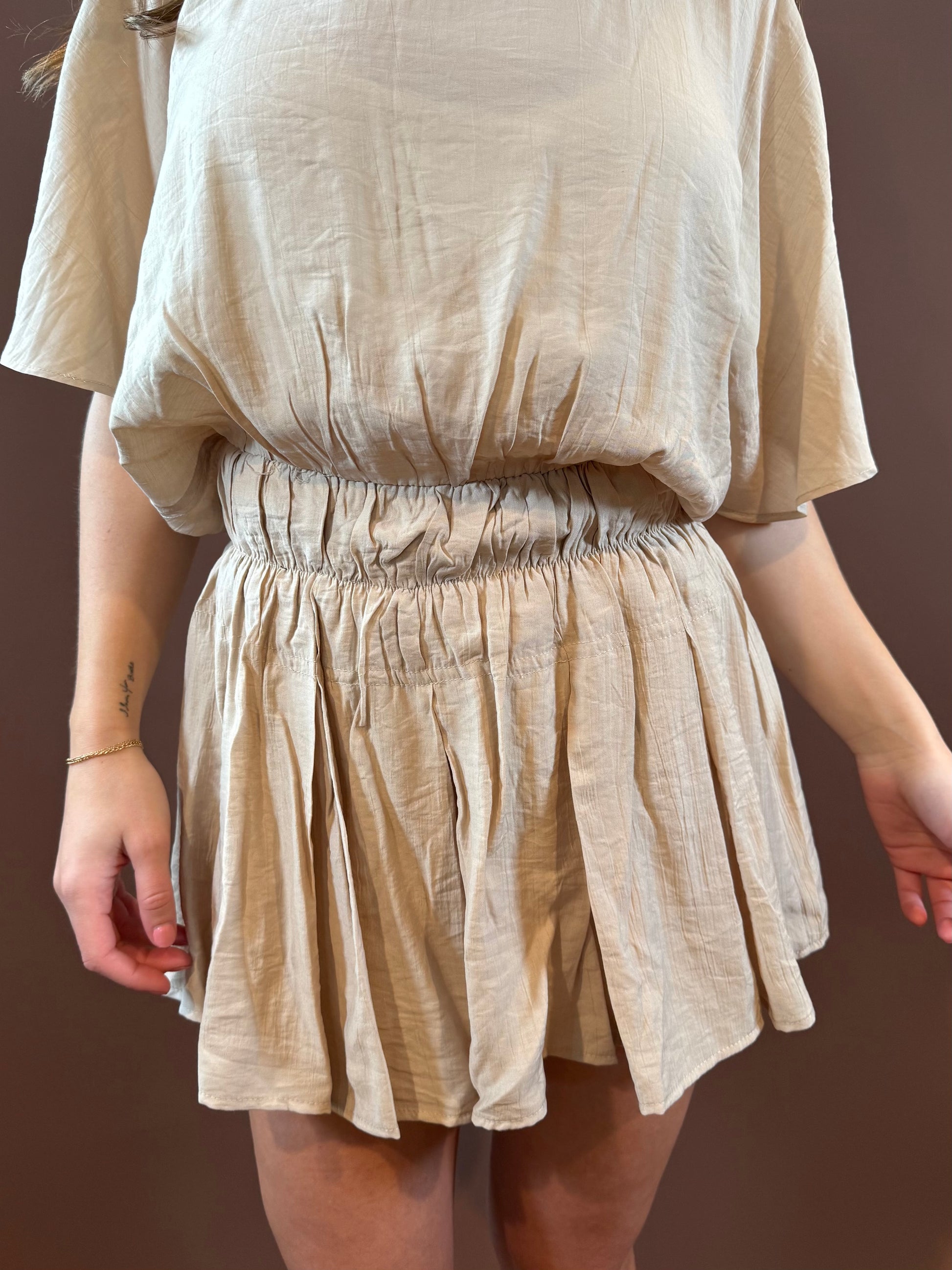 Poppy Short Sleeve Crinkle Romper in Natural