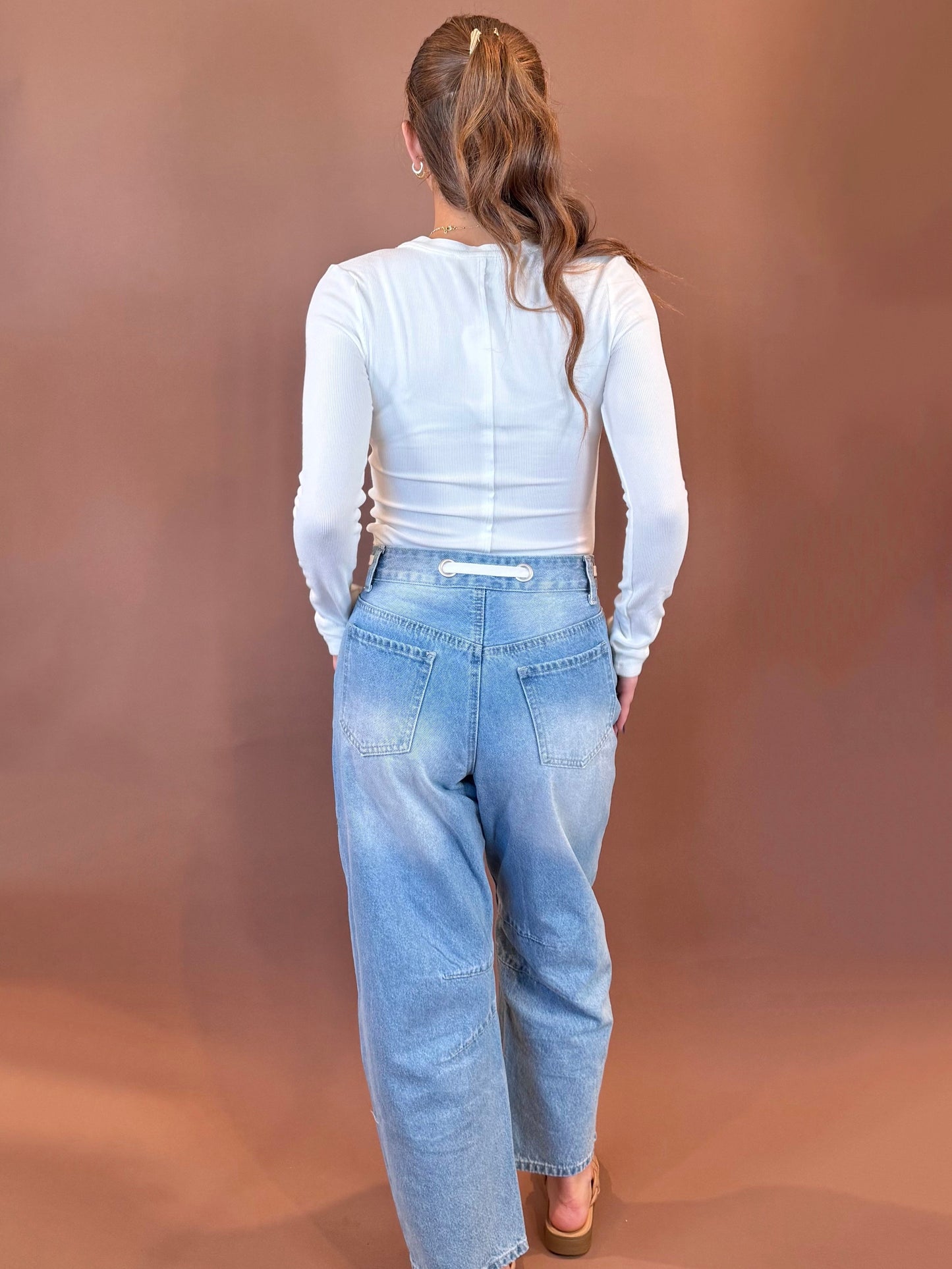 Reed Light Wash Barrel Jeans in Denim & Ivy Long Sleeve Henley in White