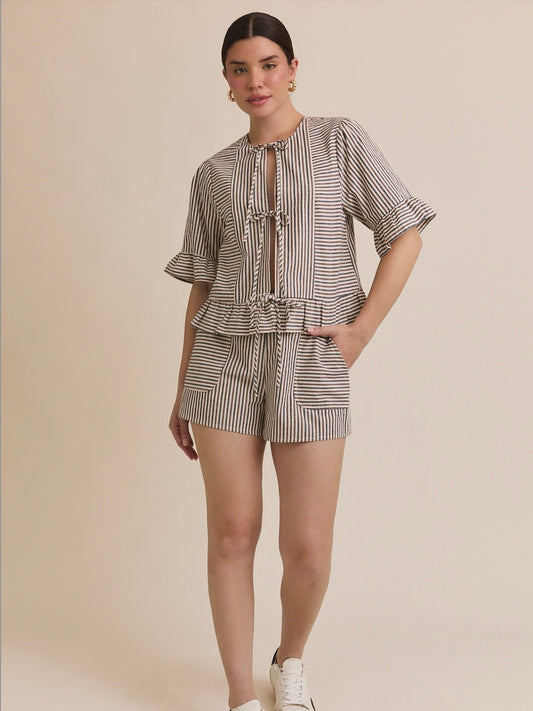 Jessa Striped Shorts in Cream
