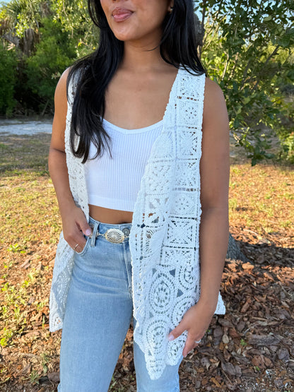 Daisy Crochet Vest in Off White