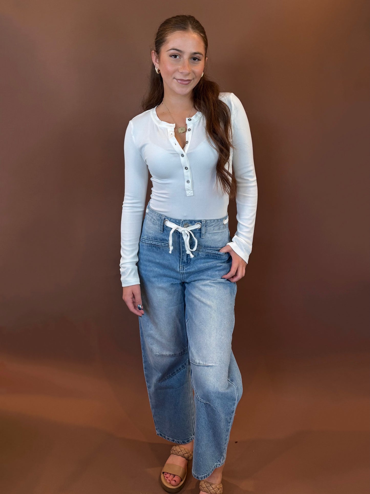 Reed Barrel Jeans in Denim & Ivy Long Sleeve Henley Top in White