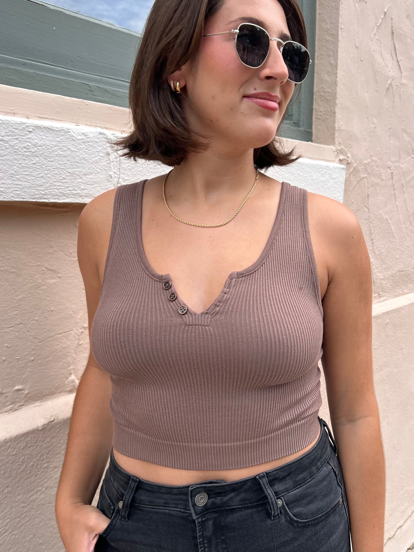 ASH CROPPED SEAMLESS TANK IN WALNUT