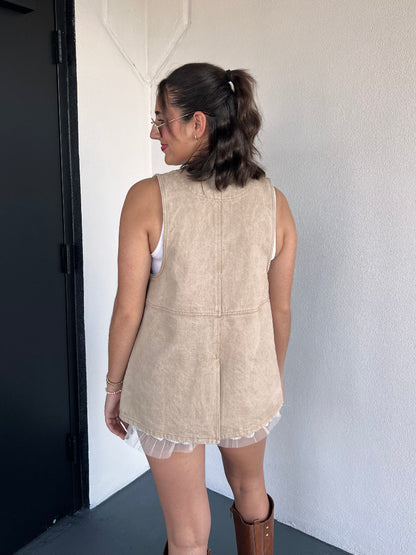 WYATT DENIM VEST IN SAND