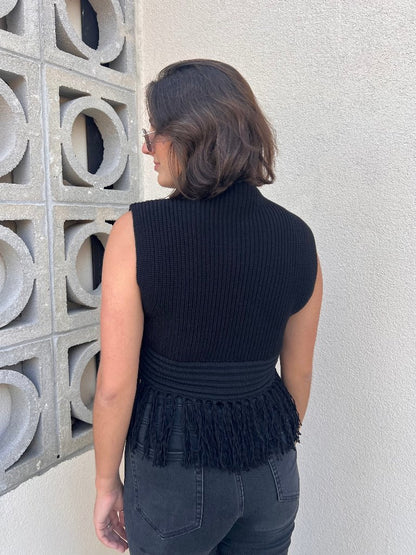 KASSIE FRINGE SLEEVELESS SWEATER TOP IN BLACK