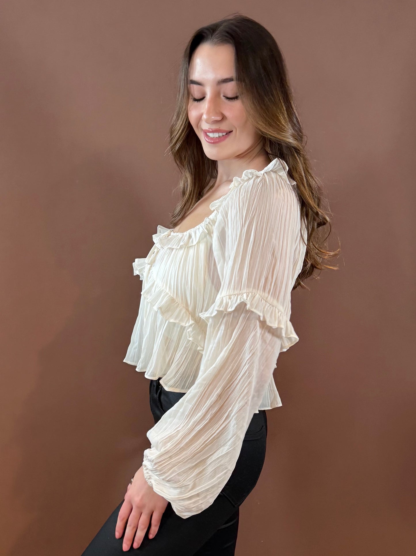 Della Long Sleeve Ruffle Blouse in Cream