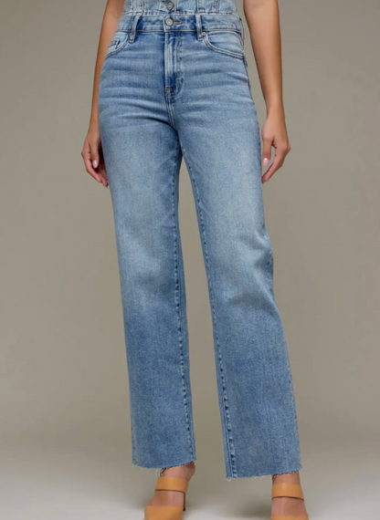 Marlowe High Rise Straight Jeans in Medium Wash