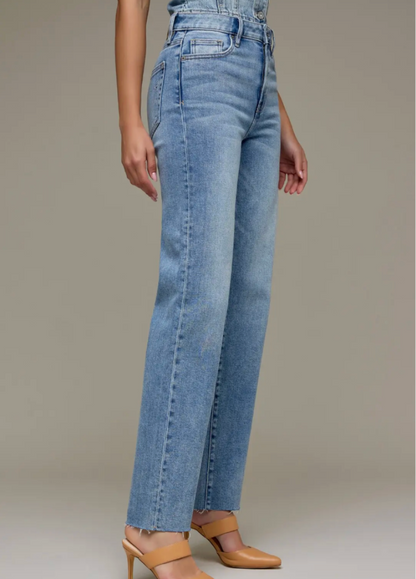 Marlowe High Rise Straight Jeans in Medium Wash