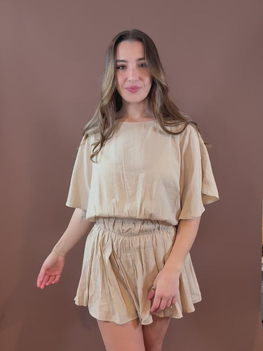 Poppy Short Sleeve Crinkle Romper in Natural